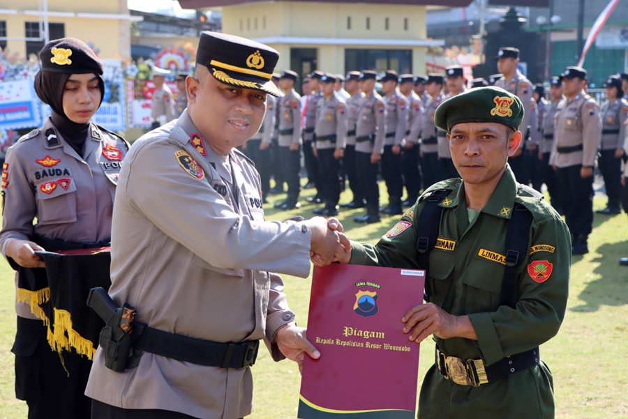 Peringatan HUT ke-77 Bhayangkara, Polres Wonosobo Berikan Apresiasi Kepada Warga Peduli Kamtibmas