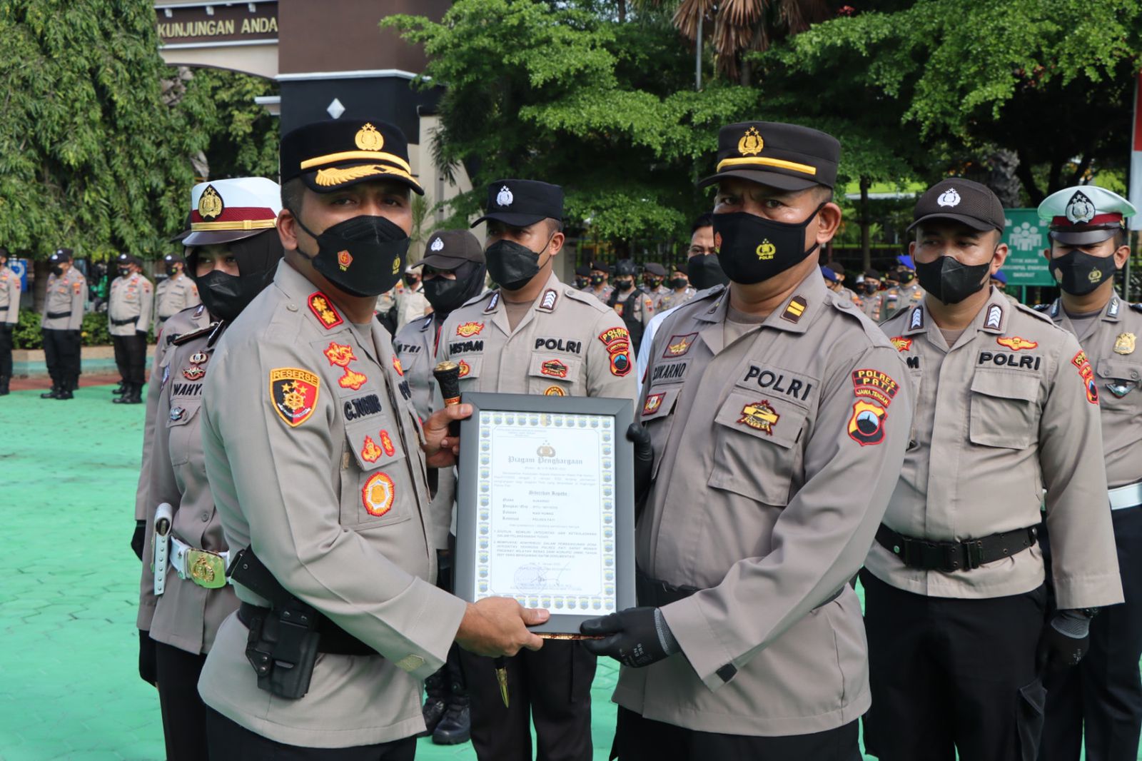 penghargaan-polres-pati-10-januari-2022.jpg