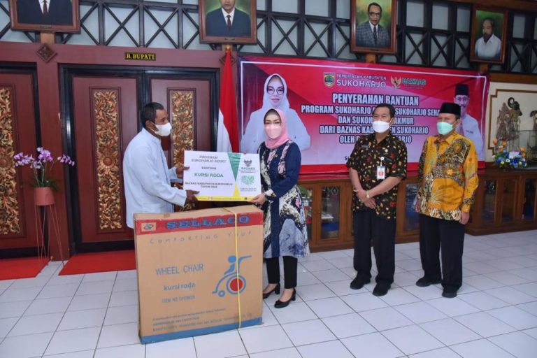 penyerahan-bantuan-baznas-ke-warga-kurang-mampu-oleh-bupati-sukoharjo-jumat-2972022.jpg