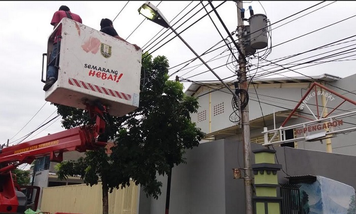 Hotline Semarang: Mati Lampu di Taman Srikuncoro