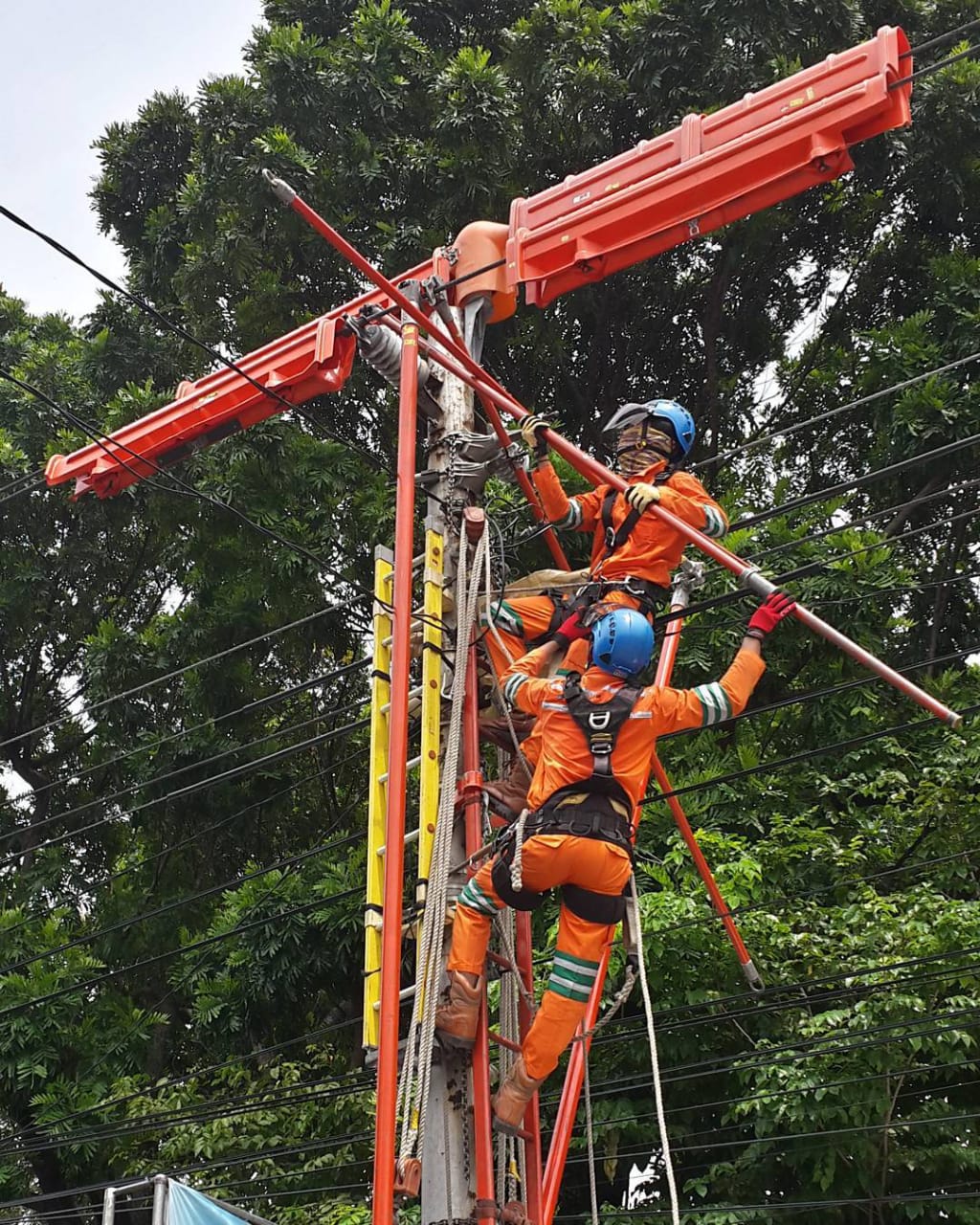 pln-berikan-stimulus-dan-penurunan-tarif-listrik-di-masa-pandemi.jpg
