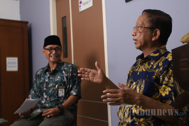 Soroti Kasus AIDS, Prof. Zubairi Djoerban: Pertama Kali Terdeteksi Diderita Seorang Perempuan (1)