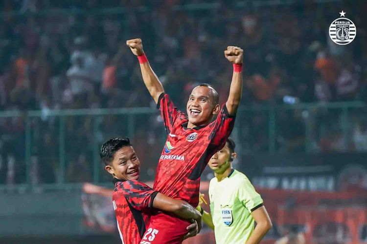 riko-simanjuntak-melakukan-selebrasi-usai-mencetak-gol-dalam-laga-uji-coba.jpg