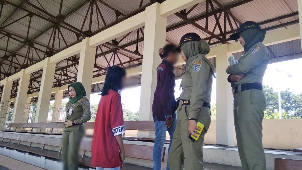Bermesraan di Tempat Umum saat Bulan Puasa, Sepasang Kekasih Diciduk Satpol PP Demak