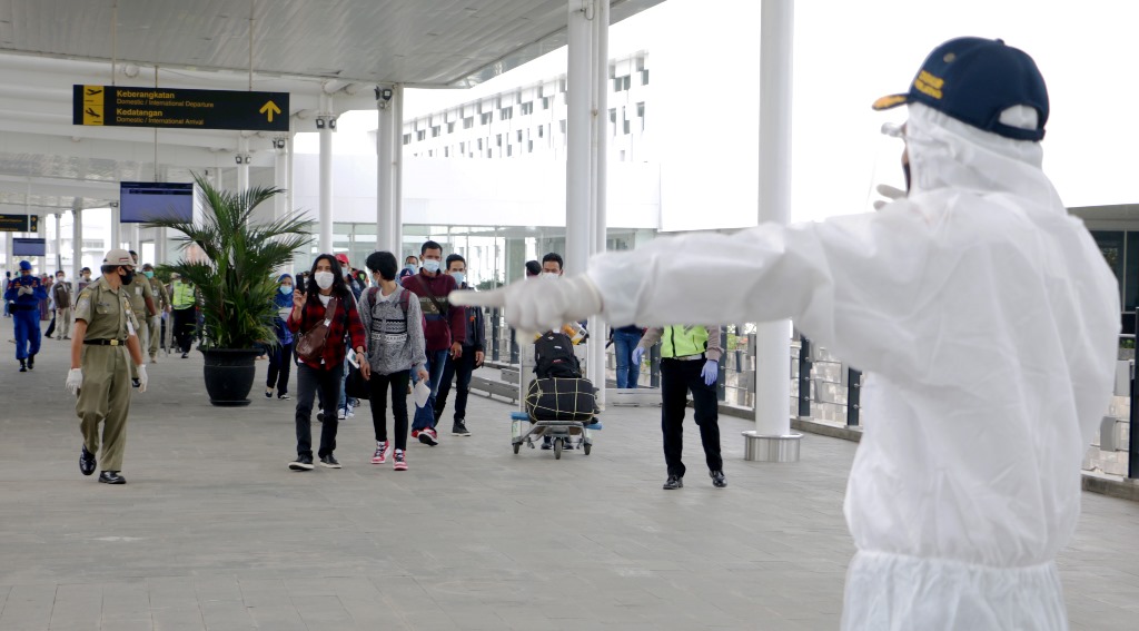 57 WNI dari Malaysia Tiba di Semarang Pakai Maskapai Air Asia, Semua Dikarantina di Srondol