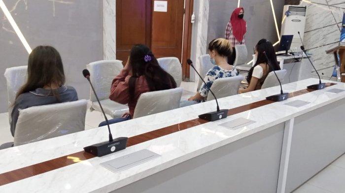 Polisi Ungkap Praktik Prostitusi Online di Apartemen Mewah, Ada 6 Gadis, Segini Tarifnya