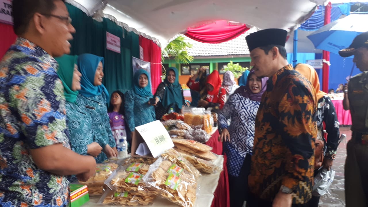 Diguyur Hujan Deras, Pasar Murah Peringati HUT Demak Sukses Digelar