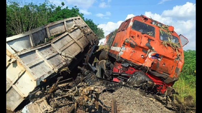 selain-di-semarang-kecelakaan-kereta-api-tabrak-truk-juga-terjadi-di-lampung-hari-ini.jpg
