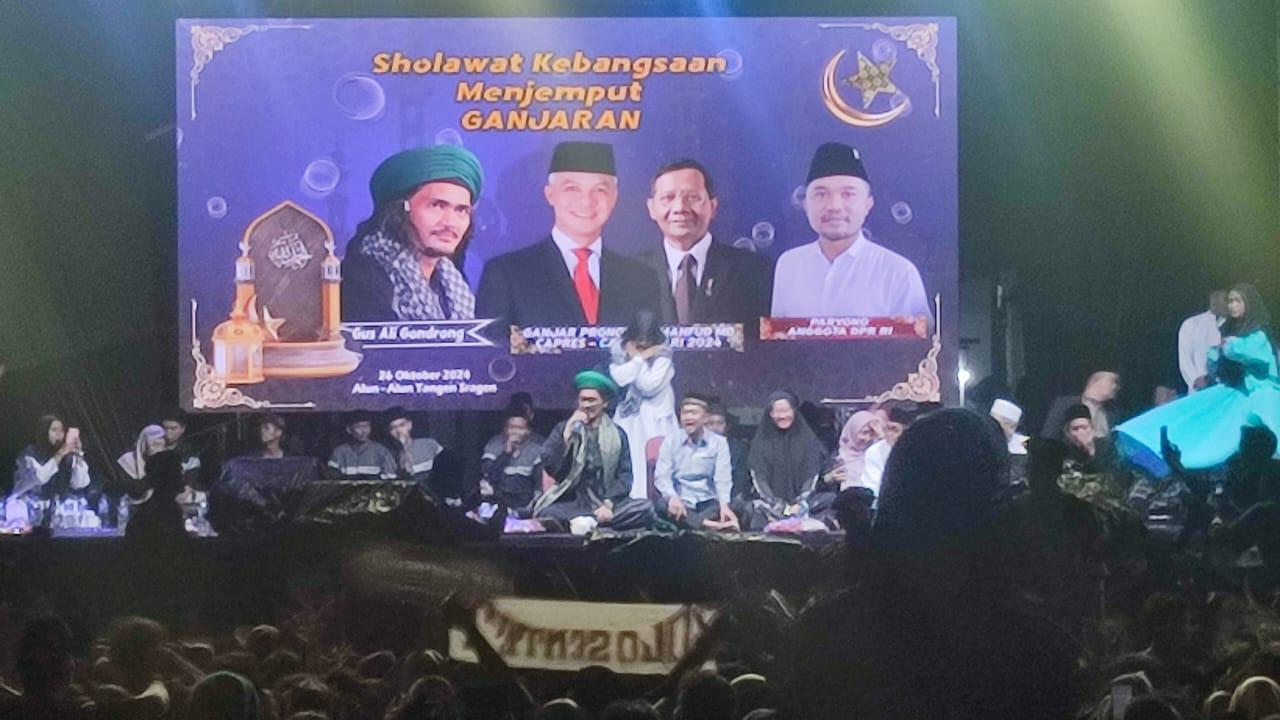 selawat-kebangsaan-yang-diisi-KH-Mohammad-Ali-Shodiqin-atau-akrab-disapa-Gus-Ali-Gondrong.jpg