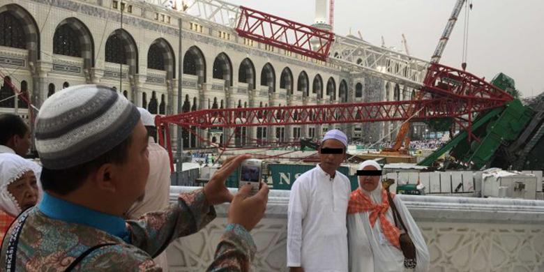 selfie-di-depan-crane-mekkah_20150915_070116.jpg