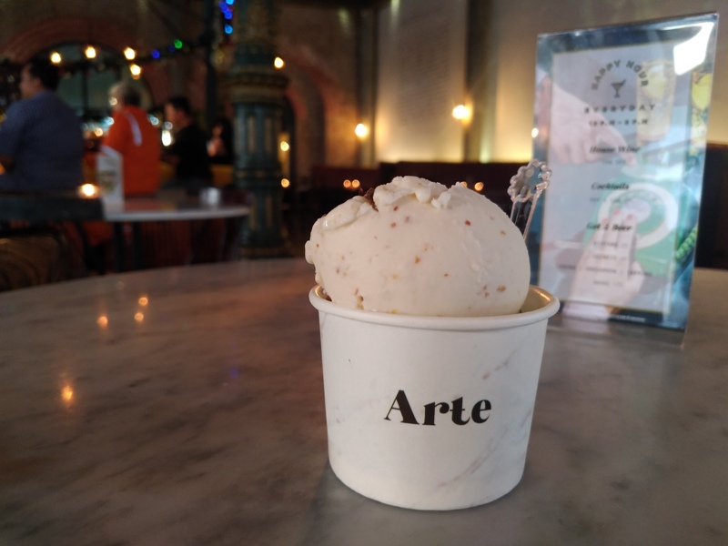 Kuliner Semarang-Nongkrong Santai di Spiegel Kota Lama Semarang sambil Nikmati Es Krim