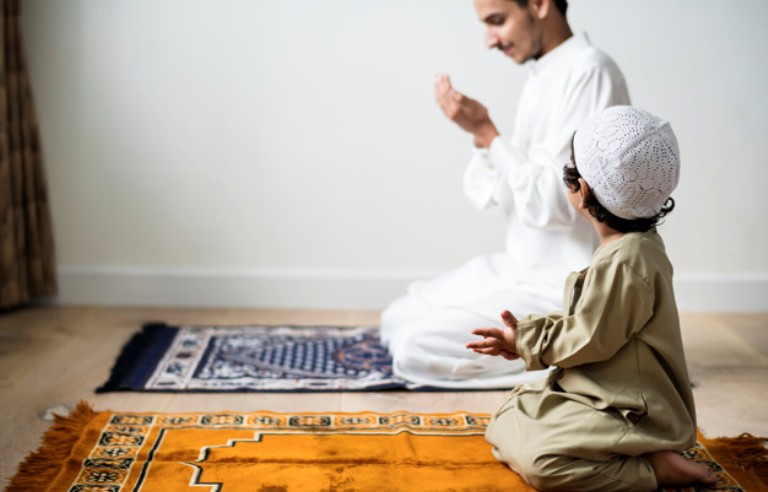 Tata Cara Sholat Idul Fitri Lengkap di Rumah dan Naskah Khotbah dari MUI Jateng
