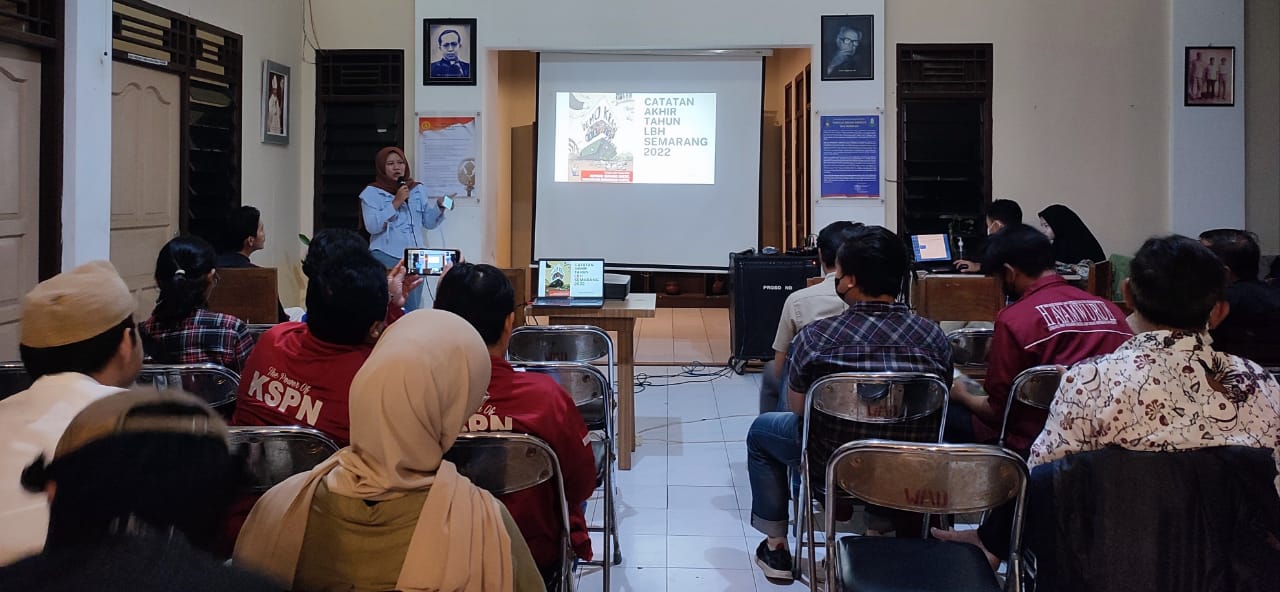 suasana-lbh-semarang-saat-memaparkan-catatan-akhir-tahun.jpg