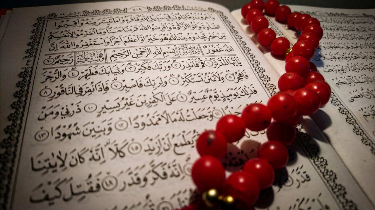 Surat Al Muddatsir Lengkap Arab Latin dan Artinya