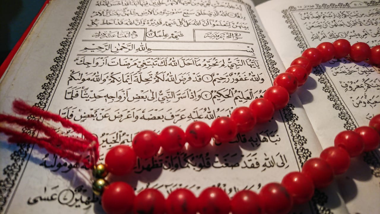 Surat At Tahrim Lengkap Arab Latin dan Artinya