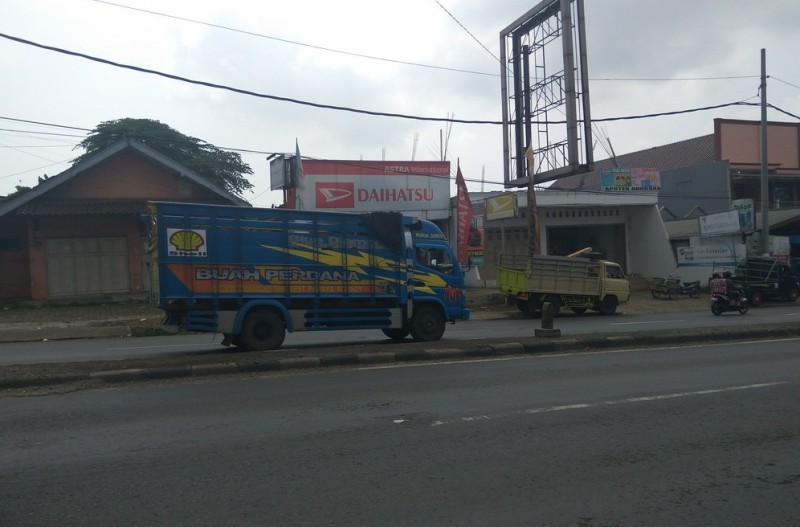 truk-mulai-melintas-di-jalur-pantura-pekalongan_20170629_183534.jpg