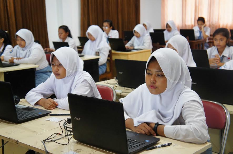 5.076 siswa SMA / MA Kendal Ikuti UNBK