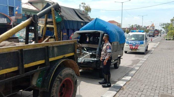 Kecelakaan Mobil Pikap Tabrak Bokong Truk di Klaten, Sopir Kurang Mawas Diri