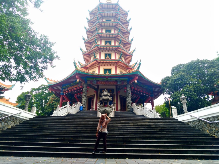 VIDEO SEMARANG : Wisata Religi di Vihara Buddhagaya Watugong Semarang