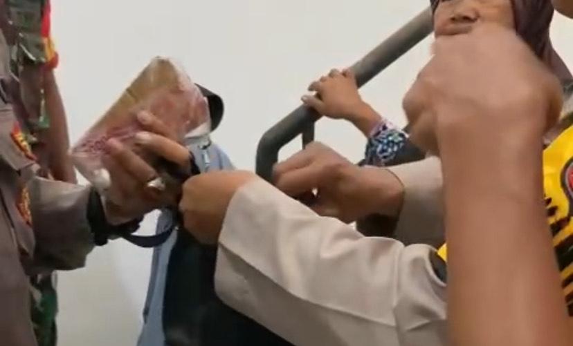 Detik-detik Emak-emak Kabur Usai Beli Jeruk Pakai Uang Palsu di Salatiga, Sudah Cuan Rp4 Juta