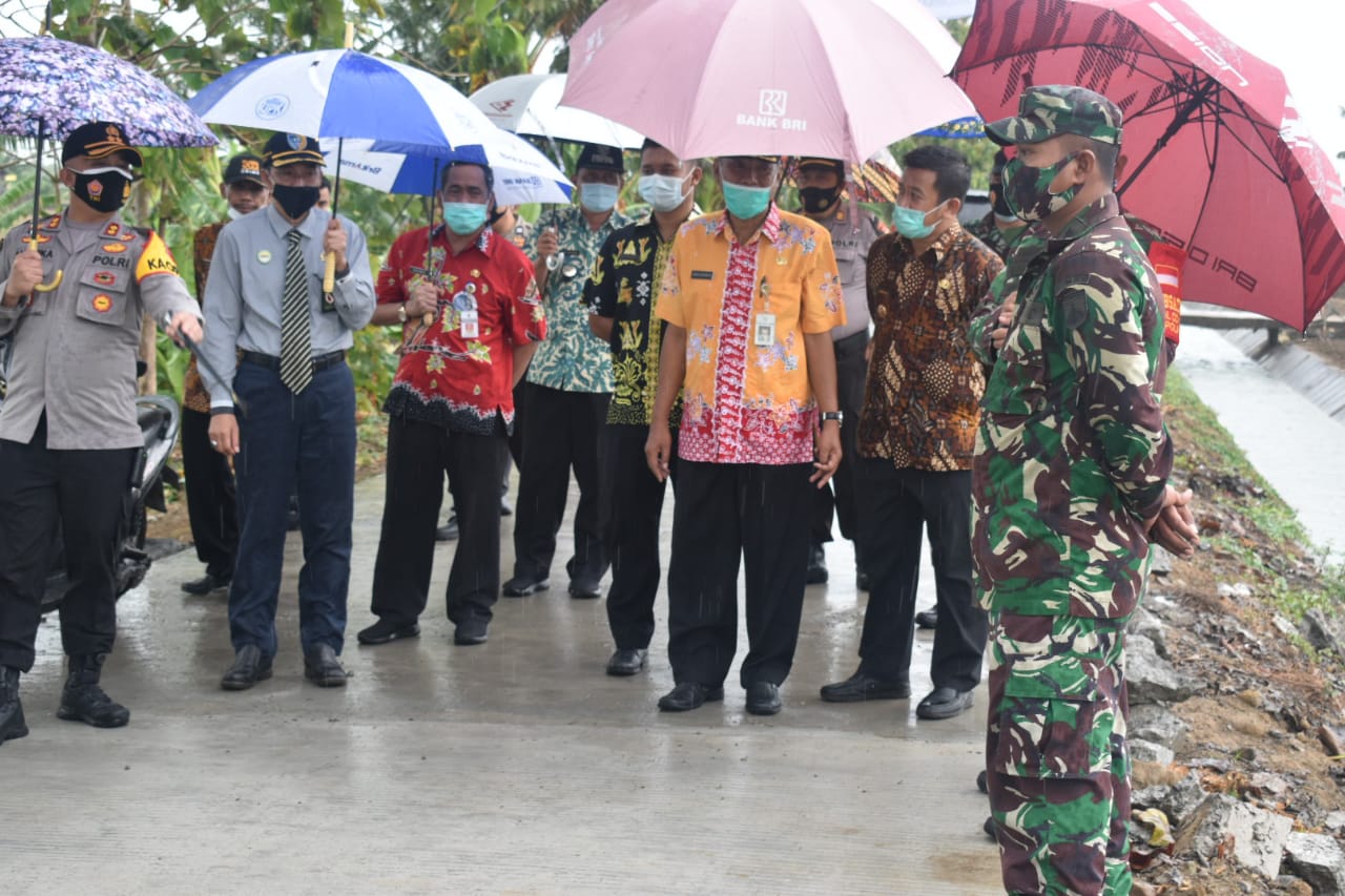 Wabup Demak Apresiasi Hasil Pengecoran Jalan TMMD Sengkuyung di Dempet