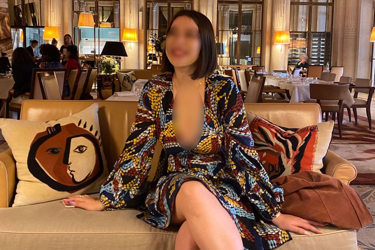 Gadis Ini Dihujat Netizen Gara-gara Curhat Dilarang Masuk Museum karena Payudara Terlihat