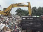 20250713-_-Bongkar-Sampah-TPA-Darupono-Kendal.jpg