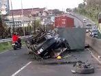 20250714_pikap-terbalik-di-depan-cimory.jpg