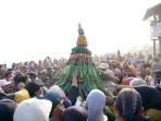20250905_Pemkab-Kebumen_Rebutan-gunungan-Grebek-Rolasan.jpg