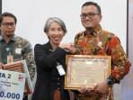 20250915-_-Direktur-RSUD-Kajen-dr-Imam-Prasetyo-Terima-Penghargaan.jpg