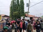Warga Desa Sengon Brebes Tuntut Kades Mundur, Kepergok Tengah Malam Masih di Rumah Janda