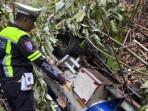 Truk Tangki Terjun ke Jurang, Nyawa Sopir Melayang