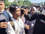 Pentolan AMPB Dipukuli saat Hendak Masuk Gedung DPRD Pati, Korban: Bagian dari Demokrasi