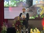 20251006_Bupati-Demak-Eistianah-memberikan-bantuan-mesin-perahu_1.jpg