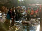 20251006_Para-pedagang-saat-Pasar-Wonogiri-kebakaran_1.jpg