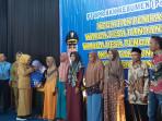 20251007_Bupati-Kebumen-Lilis-Nuryani-memberikan-paket-sembako_1.jpg