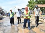 20251008_Bupati-Pekalongan-Fadia-Arafiq-memantau-jalan-rusak_1.jpg