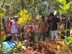 20251009-_-Bongkar-Makam-Bocah-Korban-Perundungan-di-Wonosobo.jpg