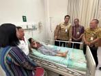 20251010_Pemkab-Klaten_Jenguk-siswa-keracunan.jpg