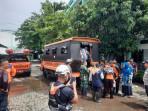20251028_EVAKUASI-Proses-evakuasi-siswa-SD-di-Semarang.jpg