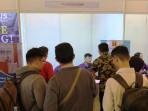20251030-_-Pelamar-Antre-Serahkan-Berkas-di-Stand-Job-Fair-Balai-Kota-Surakarta.jpg