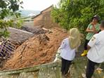 20251105-_-Kondisi-Talud-Jebol-Timpa-Rumah-di-Nyatnyono-Semarang.jpg