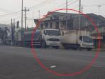 20251105_Truk-besar-saat-melintasi-Jalan-Pantura-Batang_1.jpg