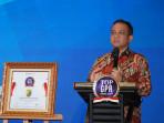 20251105_Wali-KOta-Pekalongan-raih-Top-GPR-Award.jpg