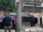 APBD-Rp-13-Triliun-Buat-Apa-Pak-Rakyat-Marah-Lihat-Kantor-DPRD-Roboh-Anggota-DPRD-Cengar-Cengir.jpg