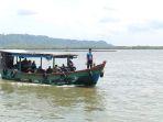 Aktivitas-Angkutan-Sungai-dan-Penyeberangan-ASDP-di-sekitar.jpg