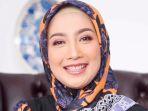 Aktris-sekaligus-politisiDesy-Ratnasaribakal-maju-dalam-Pemil.jpg