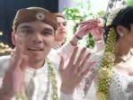 Al-Ghazali-dan-Alyssa-Curi-Melati-di-Sanggul-Aaliyah.jpg