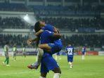 Alfeandra-Dewangga-Santosa-merayakan-golnya-ke-gawang-Persebaya.jpg
