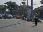 Anggota-Satlantas-Polres-Demak-mengajak-pengendara-berhenti-se.jpg